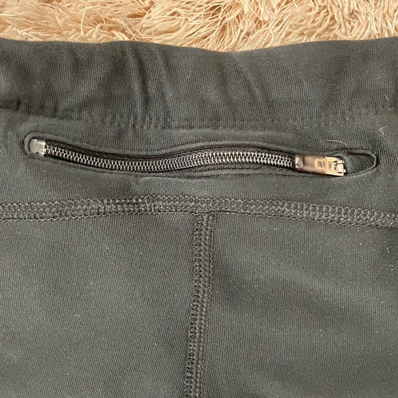 Nike Black Performance Capris‎ - Picture 4 of 9